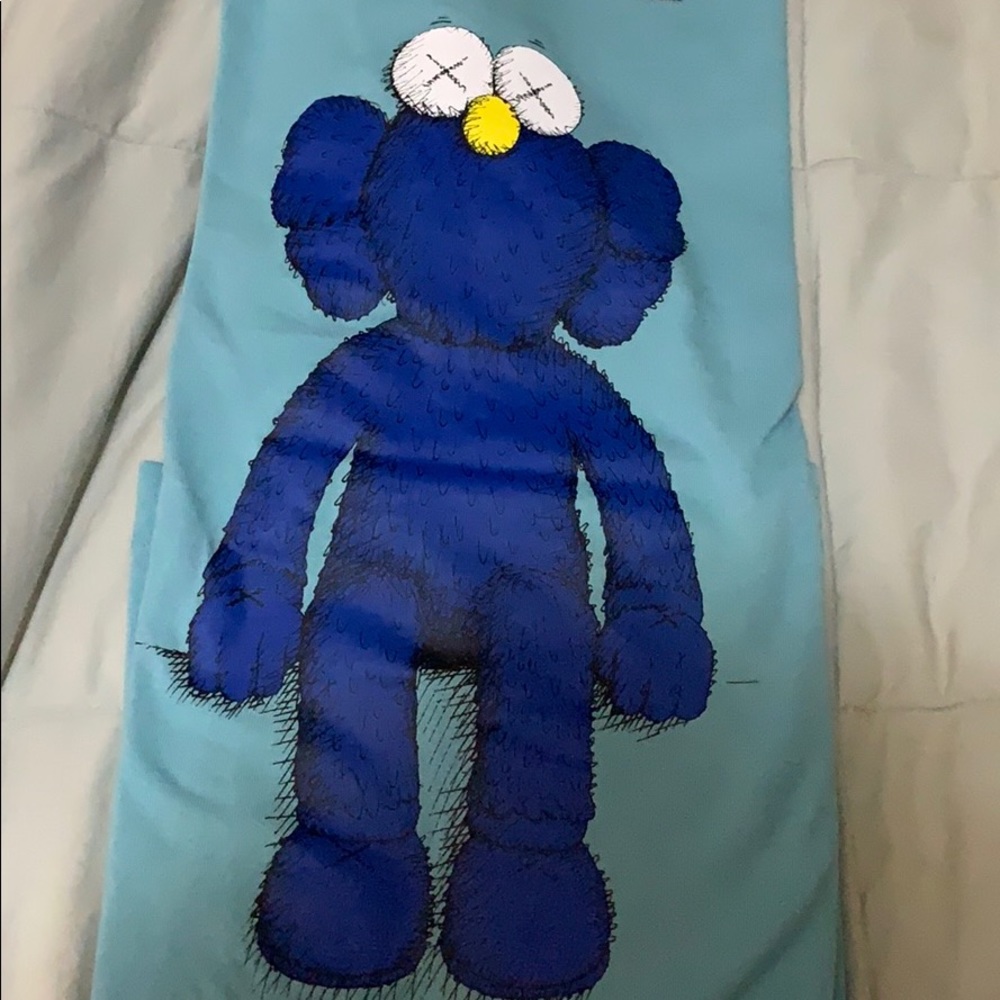 Uniqlo x KAWS